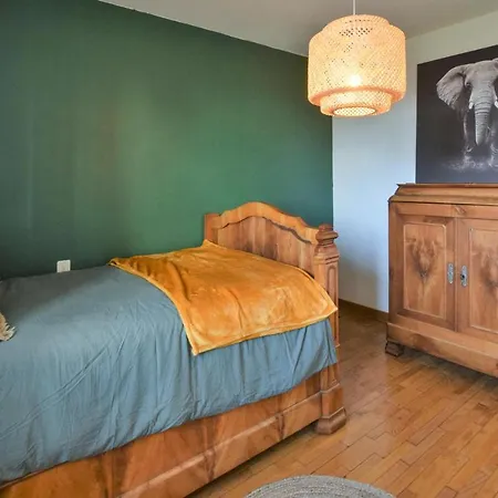6 Bedroom Lovely In Saint-brice-de-landell בית נופש