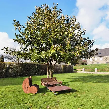 Holiday home 6 Bedroom Gorgeous In Saint-brice-de-landell