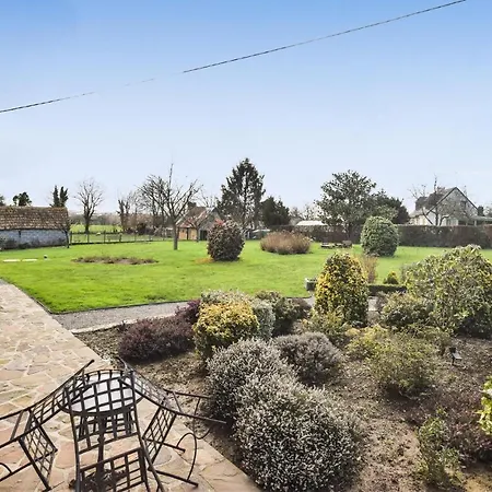 6 Bedroom Lovely In Saint-brice-de-landell בית נופש