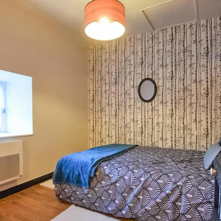 Holiday home 6 Bedroom Gorgeous In Saint-brice-de-landell Saint-Brice-de-Landelles