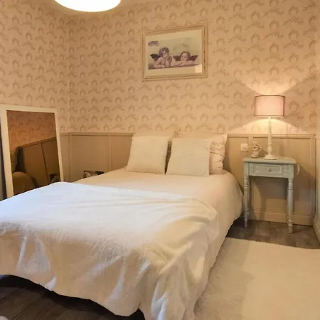 6 Bedroom Lovely In Saint-brice-de-landell 펜션