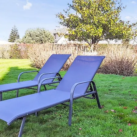 6 Bedroom Gorgeous In Saint-brice-de-landell Holiday home *