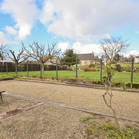 펜션 6 Bedroom Lovely In Saint-brice-de-landell Saint-Brice-de-Landelles