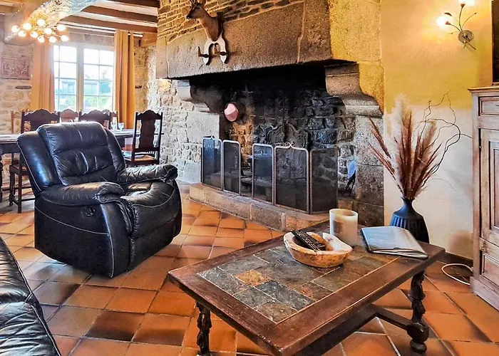 Awesome In Saint-brice-de-landell בית נופש Saint-Brice-de-Landelles