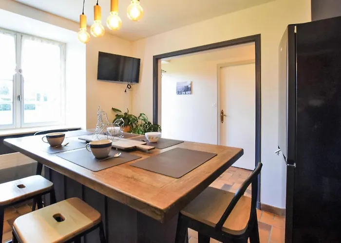 Awesome In Saint-brice-de-landell בית נופש Saint-Brice-de-Landelles