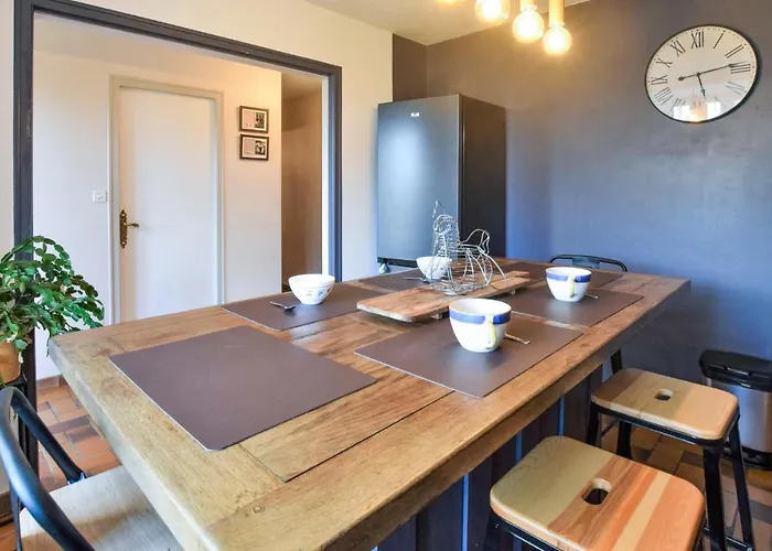 Awesome In Saint-brice-de-landell בית נופש